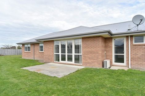 Photo of property in 18 Maple Place, Rangiora, 7400