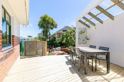 Photo of property in 5 Salford Street, Newlands, Wellington, 6037