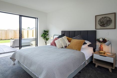 Photo of property in 9 Vogwill Road, Kumeu, 0810