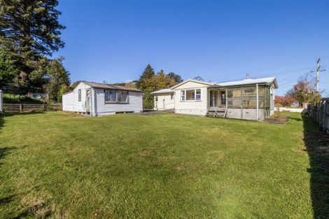 Photo of property in 9 Rangatira Road, Hunterville, 4730