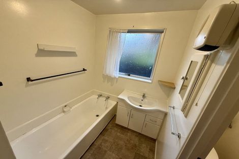Photo of property in 2/74 Solomon Avenue, Redwood, Christchurch, 8051