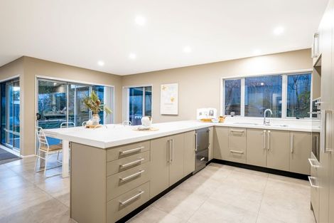 Photo of property in 6 Sumner Terrace, Aotea, Porirua, 5024