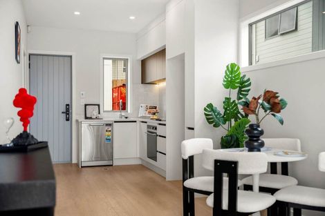 Photo of property in 10c Clensmore Place, Torbay, Auckland, 0630