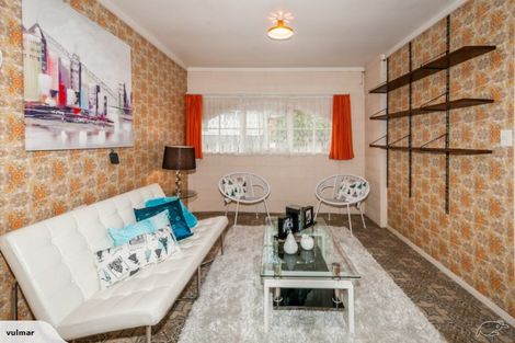 Photo of property in 1/209 Onewa Road, Birkenhead, Auckland, 0626
