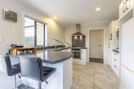 Photo of property in 108 Hillcrest Drive, Kelvin Grove, Palmerston North, 4414