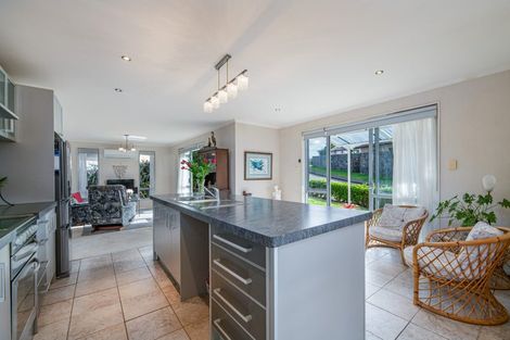 Photo of property in 37 Bradnor Meadows Drive, Swanson, Auckland, 0612
