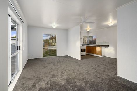 Photo of property in 4 Coromandel Court, Roslyn, Palmerston North, 4414