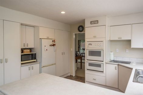 Photo of property in 11 Jamell Place, Avonhead, Christchurch, 8042