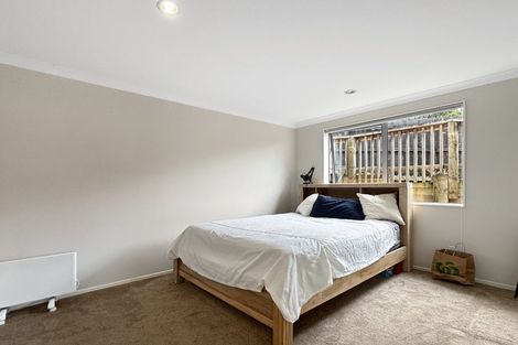 Photo of property in 49 South Kensington Way, Henderson, Auckland, 0612