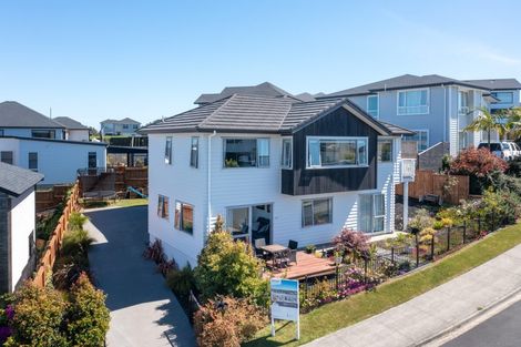 Photo of property in 60 Godfrey Drive, Orewa, 0931
