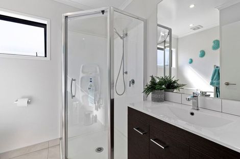 Photo of property in 62 Mapou Road, Hobsonville, Auckland, 0616