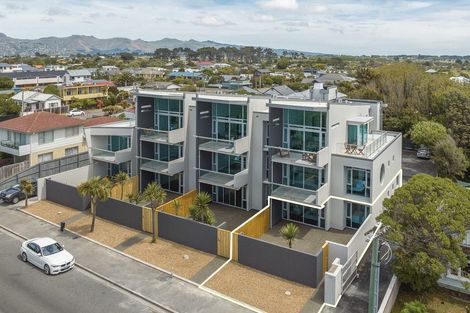 Photo of property in 1/272 Marine Parade, New Brighton, Christchurch, 8061