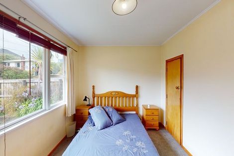 Photo of property in 41 Kenmore Street, Newlands, Wellington, 6037