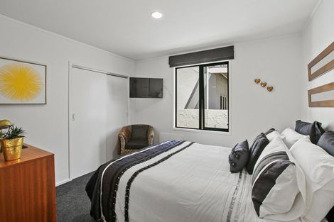 Photo of property in 46 Whiteley Street, Moturoa, New Plymouth, 4310
