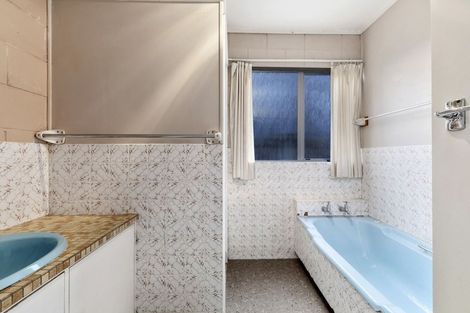 Photo of property in 63 Red Beach Road, Red Beach, 0932