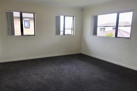 Photo of property in 9 Kokako Rise, Papakura, 2110