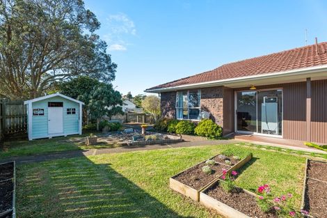 Photo of property in 1/3 Tyrian Close, Half Moon Bay, Auckland, 2012