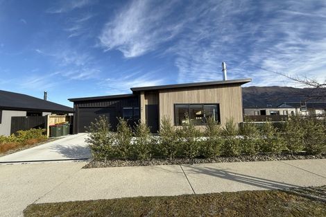 Photo of property in 181 Burdon Loop, Lake Hawea, 9382