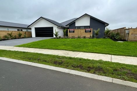 Photo of property in 28 Ngaroma Crescent, Whitianga, 3510