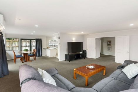 Photo of property in 53 Dalton Drive, Papamoa Beach, Papamoa, 3118