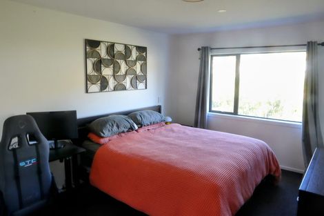 Photo of property in 84 Melksham Drive, Churton Park, Wellington, 6037