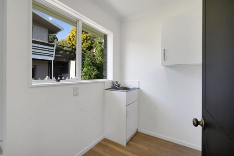 Photo of property in 51 Cumberland Street, Merrilands, New Plymouth, 4312