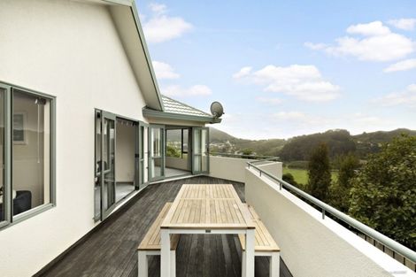 Photo of property in 9 Becker Way, Karori, Wellington, 6012