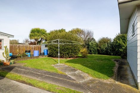 Photo of property in 21 John F Kennedy Drive, Milson, Palmerston North, 4414