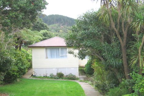 Photo of property in 48 Lincoln Avenue, Tawa, Wellington, 5028