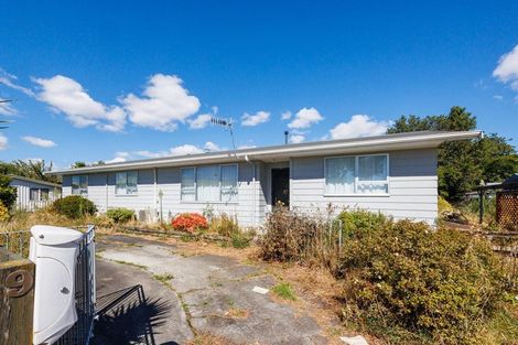 Photo of property in 9 Forbes Place, Kelvin Grove, Palmerston North, 4414