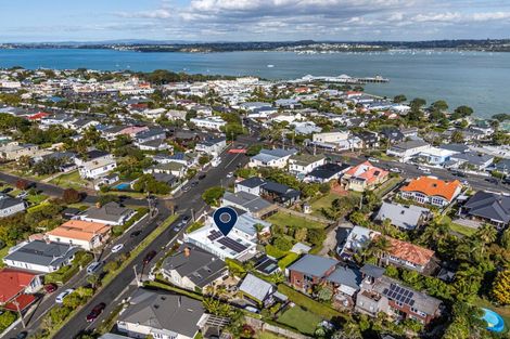 Photo of property in 9 Shoal Bay Road, Devonport, Auckland, 0624