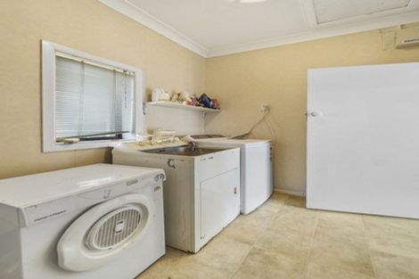 Photo of property in 13 Birdwood Avenue, Papatoetoe, Auckland, 2025