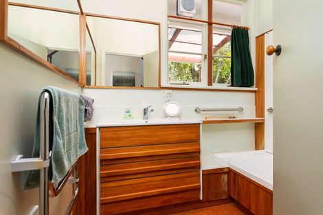 Photo of property in 47 Park Road, Titirangi, Auckland, 0604