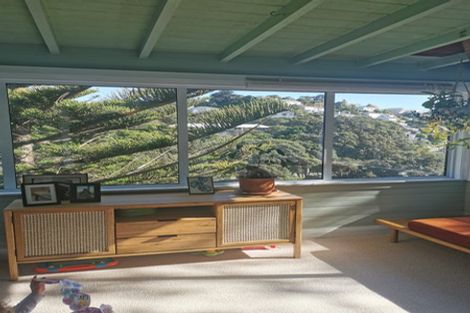 Photo of property in 56 Fairview Crescent, Kelburn, Wellington, 6012