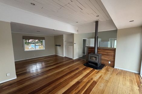 Photo of property in 2 Te Pari Pari Road, Pukerua Bay, 5026