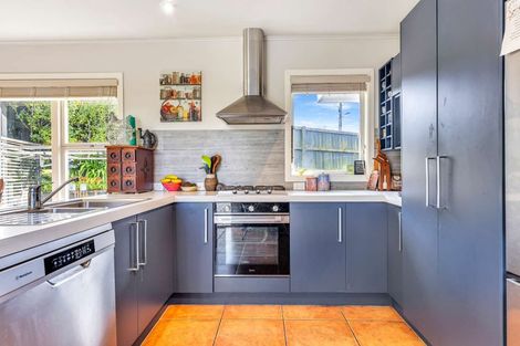 Photo of property in 2 Alberta Street, Acacia Bay, Taupo, 3330