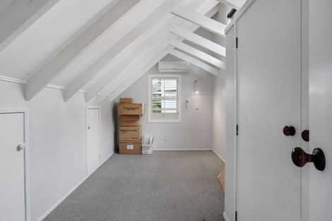 Photo of property in 2/11 Limmer Place, Browns Bay, Auckland, 0632