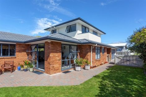 Photo of property in 220b Ocean Road, Whangamata, 3620