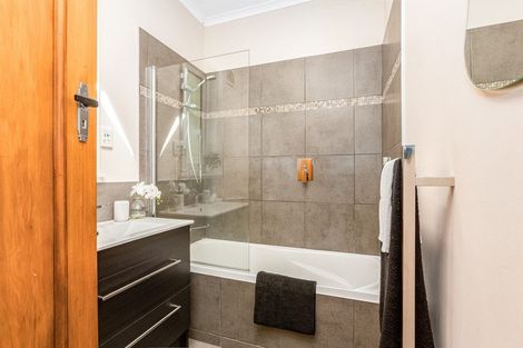 Photo of property in 112 Eden Street, Island Bay, Wellington, 6023