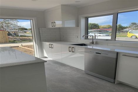 Photo of property in 4 Van Baarle Close, Carterton, 5713