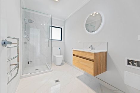 Photo of property in 4 Winnie Close, Acacia Bay, Taupo, 3330