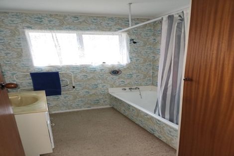 Photo of property in 29a Rewarewa Crescent, Waikanae, 5036