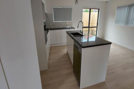 Photo of property in 708b Te Atatu Road, Te Atatu Peninsula, Auckland, 0610