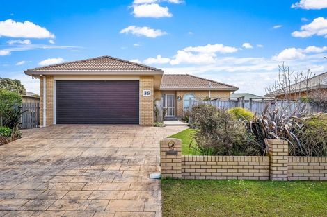 Photo of property in 39 Lakeside Drive, Orewa, 0931