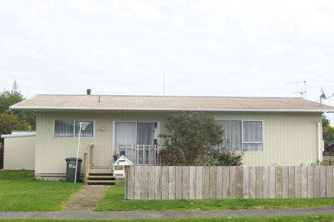 Photo of property in 5a Naumai Place, Spotswood, New Plymouth, 4310