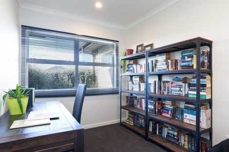 Photo of property in 12 Percy Berry Place, Havelock North, 4130