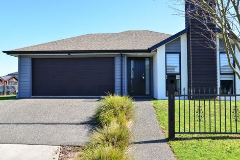 Photo of property in 1 Kaaka Street, Cambridge, 3434