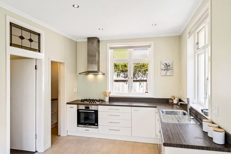 Photo of property in 10 Todman Street, Brooklyn, Wellington, 6021