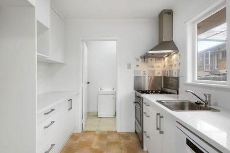 Photo of property in 33 Claverdon Drive, Massey, Auckland, 0614