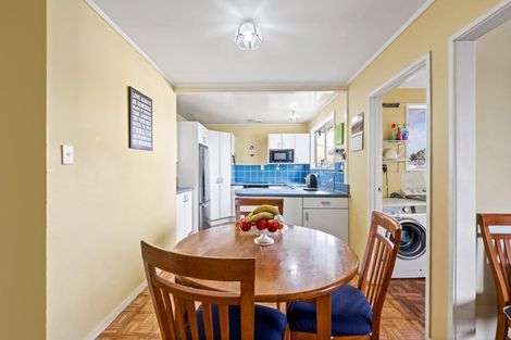 Photo of property in 18 Peterhouse Place, West Harbour, Auckland, 0618